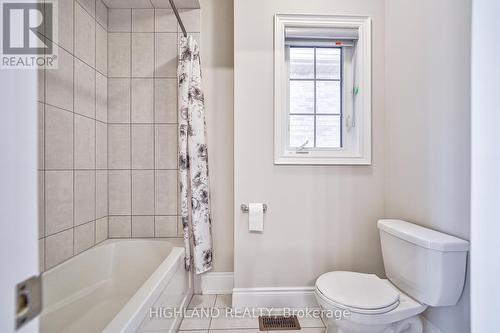 425 Threshing Mill Boulevard, Oakville, ON - Indoor Photo Showing Bathroom