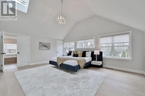 1247 Cumnock Crescent, Oakville, ON - Indoor Photo Showing Bedroom
