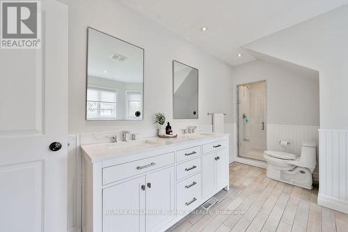 1247 Cumnock Cres, Oakville, ON - Indoor Photo Showing Bathroom