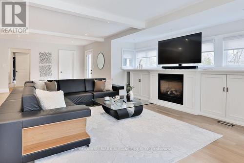 1247 Cumnock Crescent, Oakville, ON - Indoor Photo Showing Living Room With Fireplace