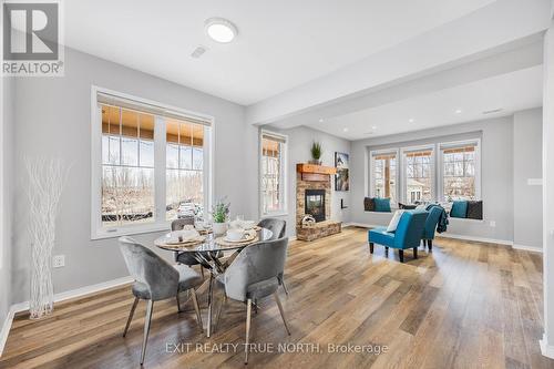 39 Country Tr, Georgian Bay, ON - Indoor Photo Showing Dining Room