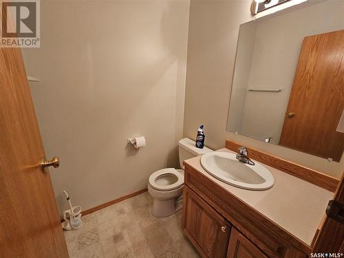 399 165 Robert Street W, Swift Current, SK - Indoor Photo Showing Bathroom