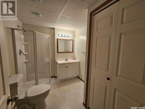 399 165 Robert Street W, Swift Current, SK - Indoor Photo Showing Bathroom