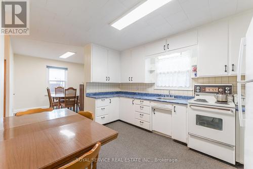 32 Smith St, Smith-Ennismore-Lakefield, ON - Indoor Photo Showing Kitchen