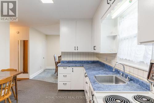 32 Smith St, Smith-Ennismore-Lakefield, ON - Indoor Photo Showing Kitchen