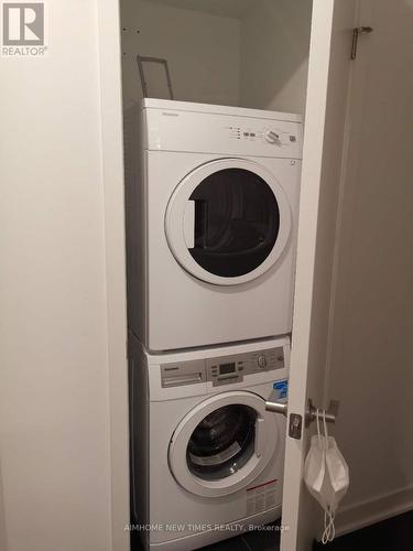 #2503 -125 Blue Jays Way, Toronto, ON - Indoor Photo Showing Laundry Room
