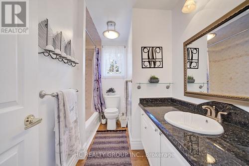 20 Green Mountain Court, Oro-Medonte, ON - Indoor Photo Showing Bathroom