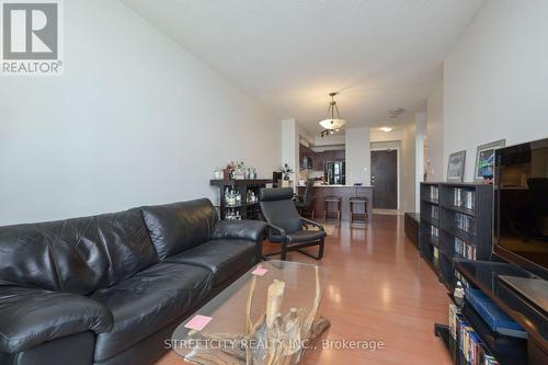 #1506 -1359 Rathburn Rd E, Mississauga, ON - Indoor Photo Showing Living Room