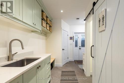 10530 Fifth Lane, Milton, ON - Indoor Photo Showing Kitchen