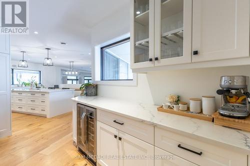 10530 Fifth Lane, Milton, ON - Indoor Photo Showing Kitchen