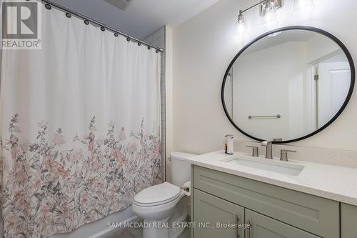 10530 Fifth Lane, Milton, ON - Indoor Photo Showing Bathroom