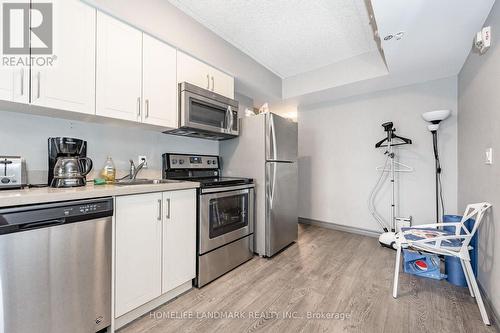 206 - 321 Spruce Street, Waterloo, ON - Indoor Photo Showing Kitchen