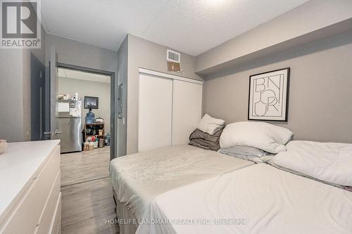 #209 -321 Spruce St, Waterloo, ON - Indoor Photo Showing Bedroom