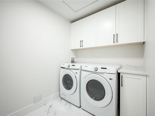 28-1090 Evergreen Rd, Campbell River, BC - Indoor Photo Showing Laundry Room