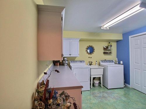 Salle de lavage - 59 Rue Beloeil, Clermont, QC - Indoor Photo Showing Laundry Room