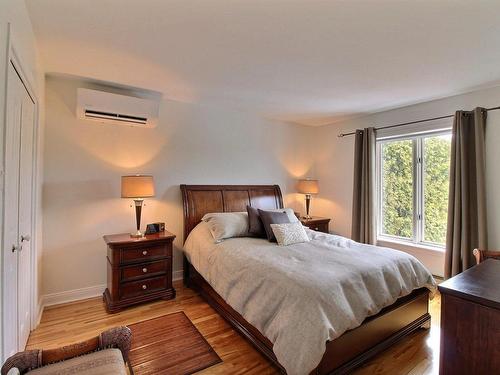 Chambre Ã  coucher principale - 59 Rue Beloeil, Clermont, QC - Indoor Photo Showing Bedroom