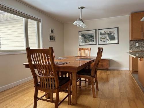 402 375 Adelaide Street, Thunder Bay, ON - Indoor Photo Showing Dining Room