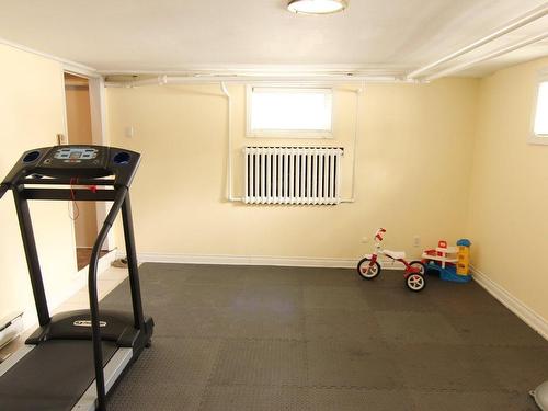 Salle de jeux - 764 Ch. St-Clare, Mont-Royal, QC - Indoor Photo Showing Gym Room