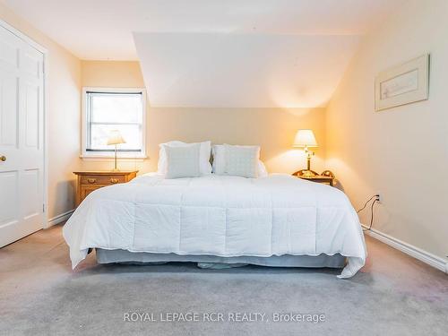 1380 Queen St W, Caledon, ON - Indoor Photo Showing Bedroom