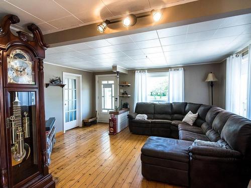 Living room - 50 Av. Morel, Kamouraska, QC - Indoor Photo Showing Living Room