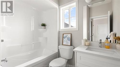 216 Livingstone, Amherstburg, ON - Indoor Photo Showing Bathroom