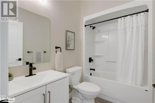 4400 518 Highway E, Kearney, ON - Indoor Photo Showing Bathroom