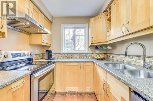1405 Cedarglen Crt, Oakville, ON - Indoor Photo Showing Kitchen With Double Sink