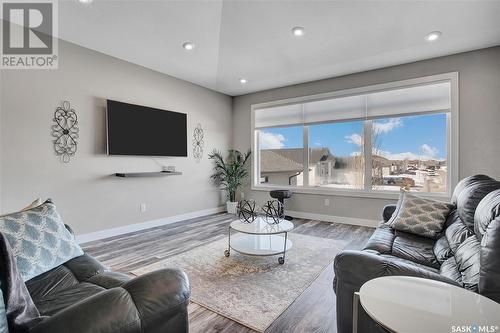 310 Lakeridge Drive, Warman, SK - Indoor Photo Showing Living Room