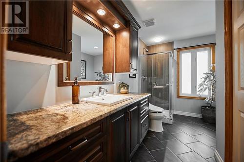 2319 Scenic Drive, Val Caron, ON - Indoor Photo Showing Bathroom