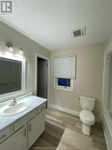 49 Grant Street, Chatham, ON - Indoor Photo Showing Bathroom