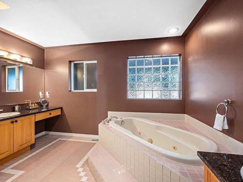 1697 Swan Cres, Courtenay, BC - Indoor Photo Showing Bathroom