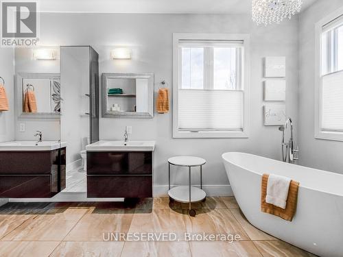 556 Exbury Cres, Mississauga, ON - Indoor Photo Showing Bathroom