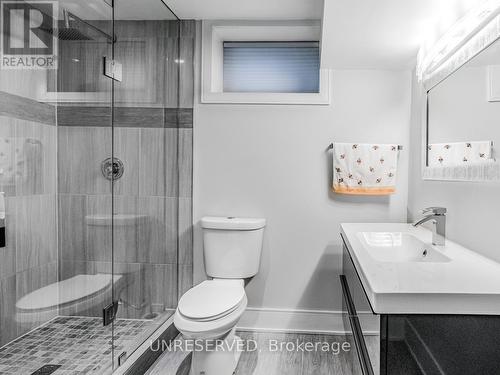 556 Exbury Cres, Mississauga, ON - Indoor Photo Showing Bathroom