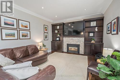 17 Oak Ridge Dr, Halton Hills, ON - Indoor Photo Showing Living Room With Fireplace