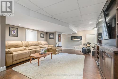 17 Oak Ridge Drive, Halton Hills, ON - Indoor Photo Showing Living Room