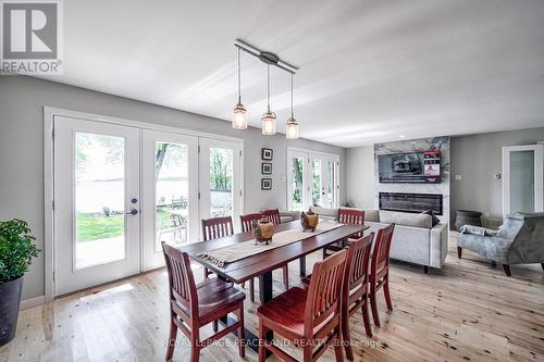 317 Riverside Drive, Kawartha Lakes, ON - Indoor Photo Showing Dining Room