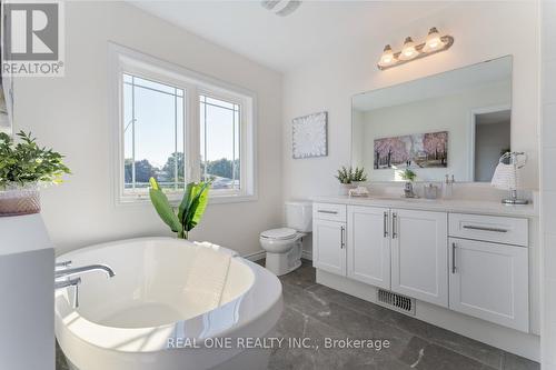 80 Harrison Drive, Cambridge, ON - Indoor Photo Showing Bathroom