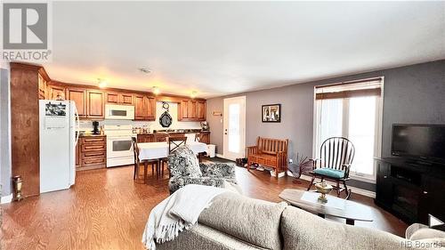 1131 Route 134, Petit-Rocher-Sud, NB - Indoor Photo Showing Living Room