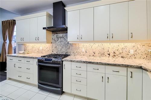 96 Anastasia Boulevard, Smithville, ON - Indoor Photo Showing Kitchen With Upgraded Kitchen