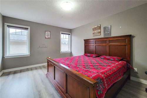 96 Anastasia Boulevard, Smithville, ON - Indoor Photo Showing Bedroom