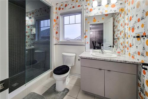 96 Anastasia Boulevard, Smithville, ON - Indoor Photo Showing Bathroom