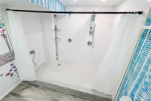 96 Anastasia Boulevard, Smithville, ON - Indoor Photo Showing Bathroom