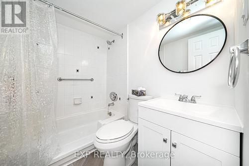 316 - 155 Riverglen Drive, Georgina, ON - Indoor Photo Showing Bathroom