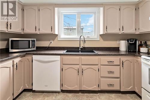25 Carnation Dr, Riverview, NB - Indoor Photo Showing Kitchen With Double Sink