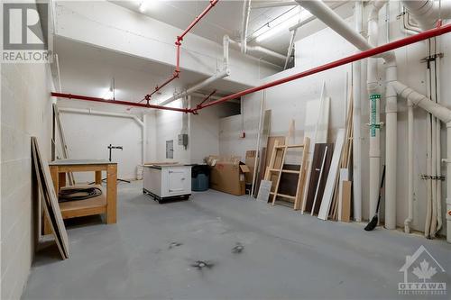 Workshop & bike/ski room - 428 Sparks Street Unit#201, Ottawa, ON - Indoor Photo Showing Garage
