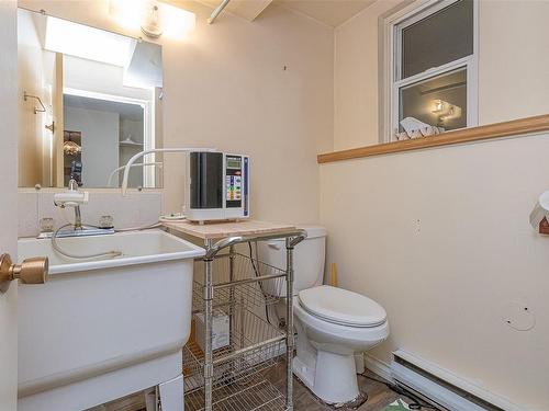 1816 Meadowlark Cres, Nanaimo, BC - Indoor Photo Showing Bathroom
