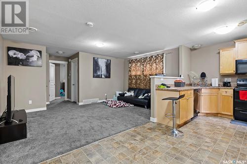 573 Elphinstone Street, Regina, SK - Indoor Photo Showing Kitchen