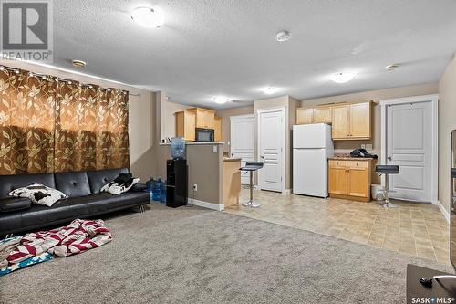 573 Elphinstone Street, Regina, SK - Indoor Photo Showing Kitchen