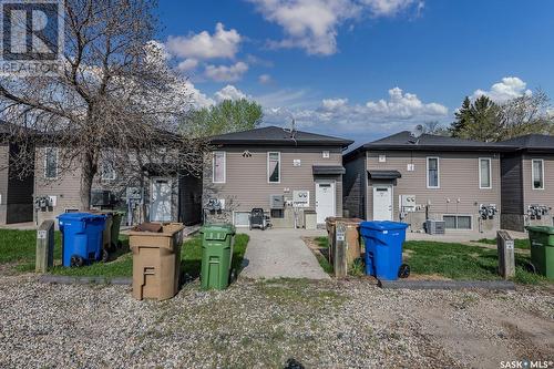 573 Elphinstone Street, Regina, SK - Outdoor With Backyard