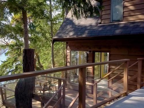 1603 Treasure Cres, Pender Island, BC - Outdoor With Exterior
